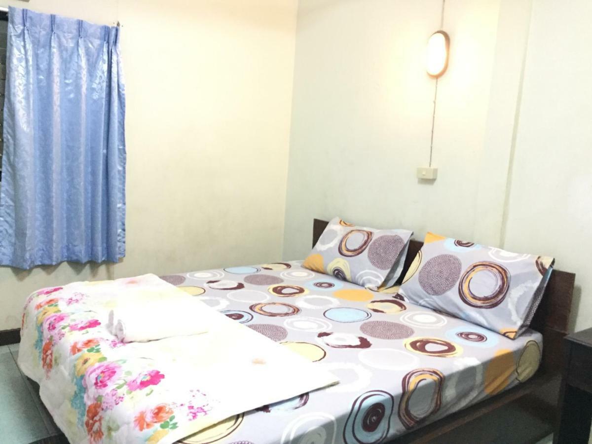 NAT 2 Guest House Bangkok Extérieur photo