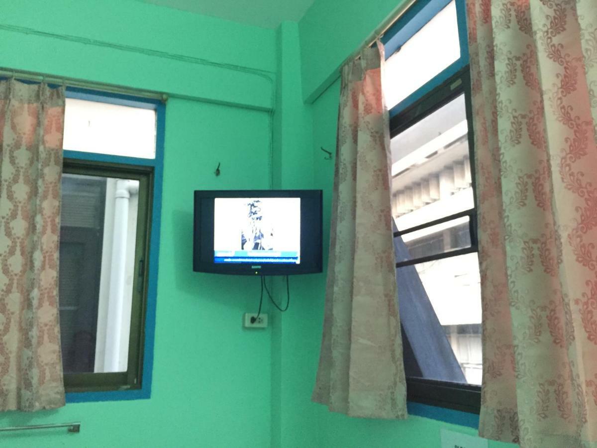 NAT 2 Guest House Bangkok Extérieur photo