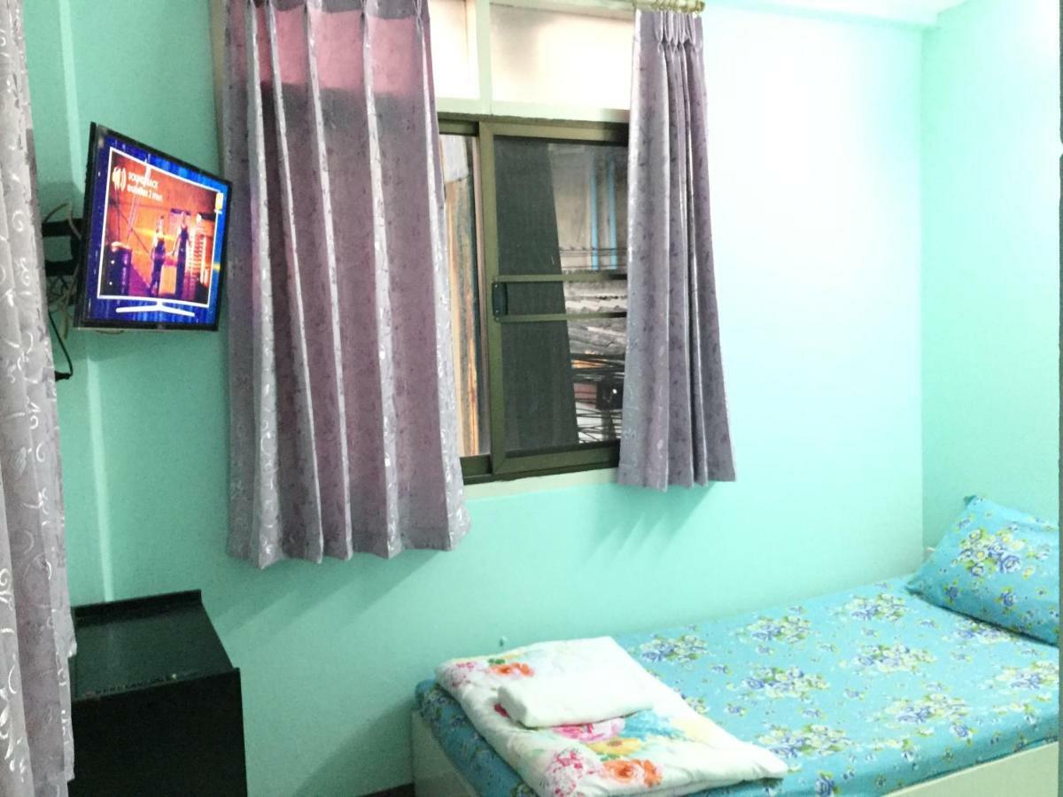 NAT 2 Guest House Bangkok Extérieur photo